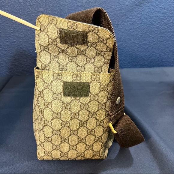 GUCCI GG Supreme Canvas Diaper Bag - Picture 14 of 16